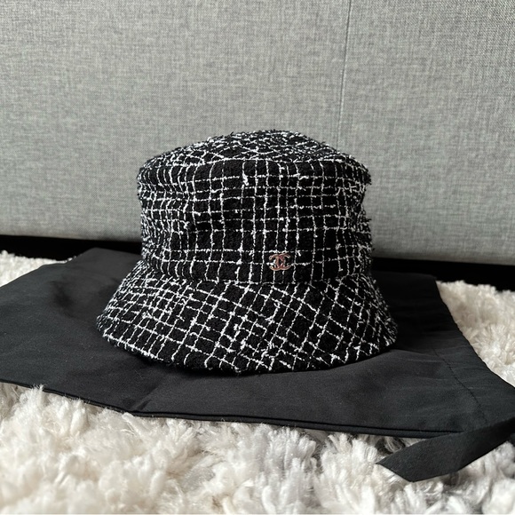 Chanel bucket hat - Picture 1 of 4